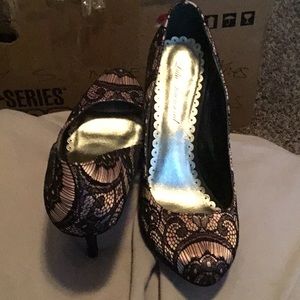 Lace pumps